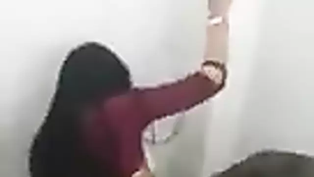 سمرا نحيفة بتتوسخ مع أوزبكي في الحمام
