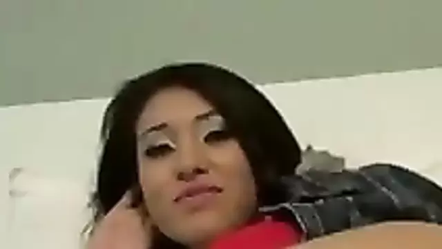 رجل أوزبكي نفسه ينيك صاحب مراته.